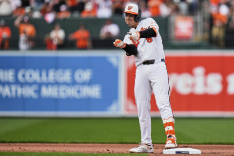 Myles Straw drives in go-ahead run in 10th, Blue Jays beat Orioles 7-6