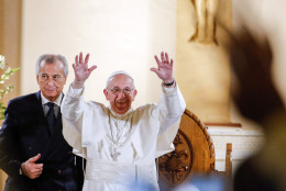 Pope Francis waves to the crowd after speaking at St. Patrick in the City Catholic church in Washington DC, USA, 24 September 2015. St. Patrick is the oldest Catholic church in Washington, founded in 1794. Pope Francis is on a five-day trip to the USA, which includes stops in Washington DC, New York and Philadelphia, after a three-day stay in Cuba.
